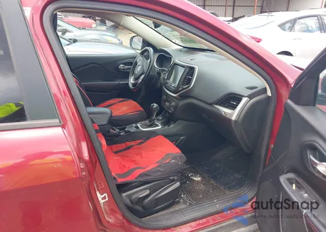 2015 Jeep Cherokee Trailhawk from USA, damaged, VIN 1C4PJMBS6FW746444